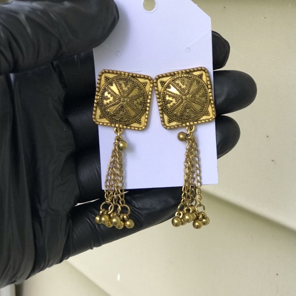 LIVE SHOW SALES $10 FASHION EARRINGS - Picture 5 of 10